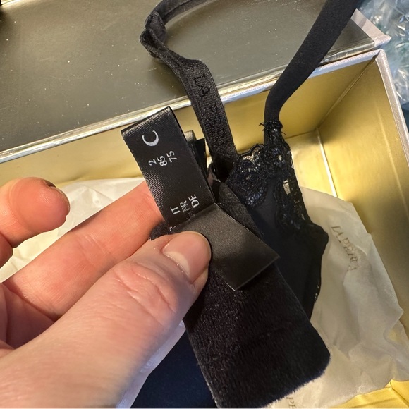 La Perla push up bra and panties set. Never worn. - Picture 6 of 8